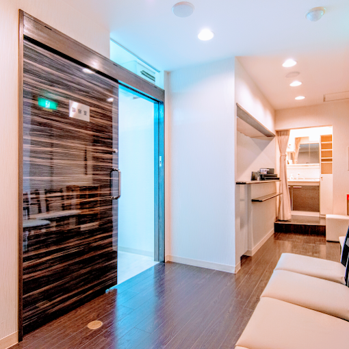 新宿新南口院の待合室