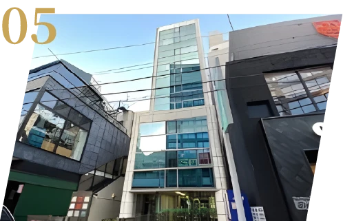 れいわクリニック新宿新南口院の外観