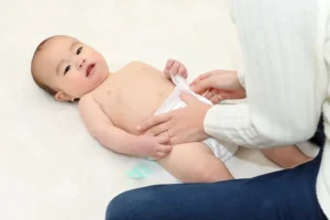 赤ちゃんのおむつ交換