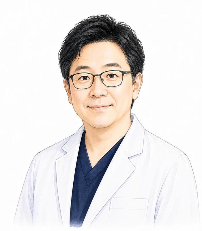 鈴木医師が優しく微笑む写真